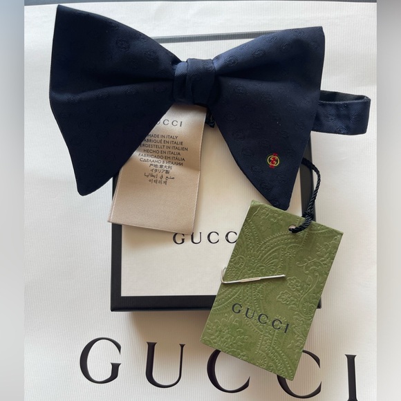 New Silk Gucci GG Jacquard Blue Bow Tie - Picture 8 of 10